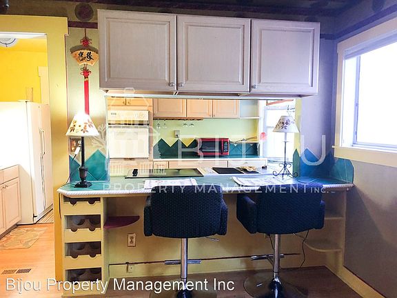 4th image of 214 E Saint Vrain St #1