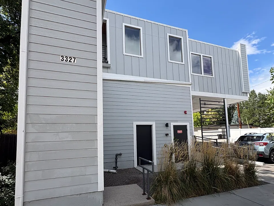 3327 N Tejon St