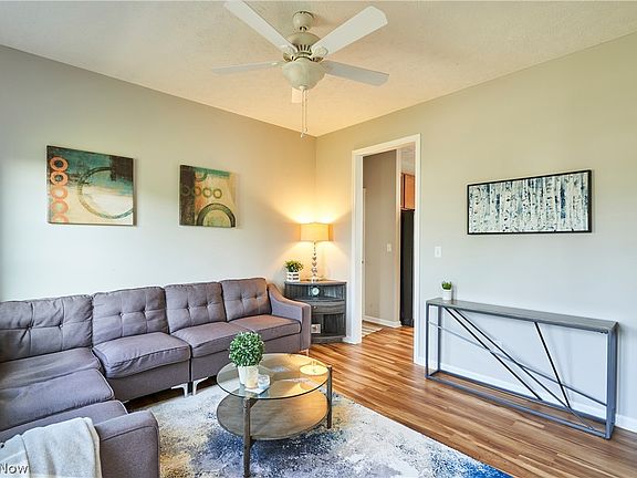 5th image of 2867 Littleton Dr