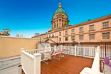 Rented by R New York