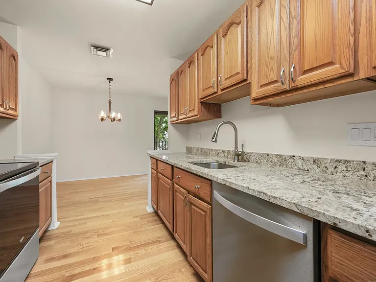 81 Courtland Ave #4 — Photo 25