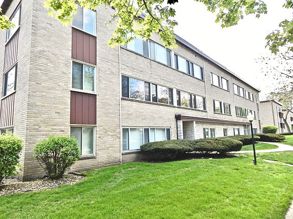2nd image of 2624 Central Dr APT 1W