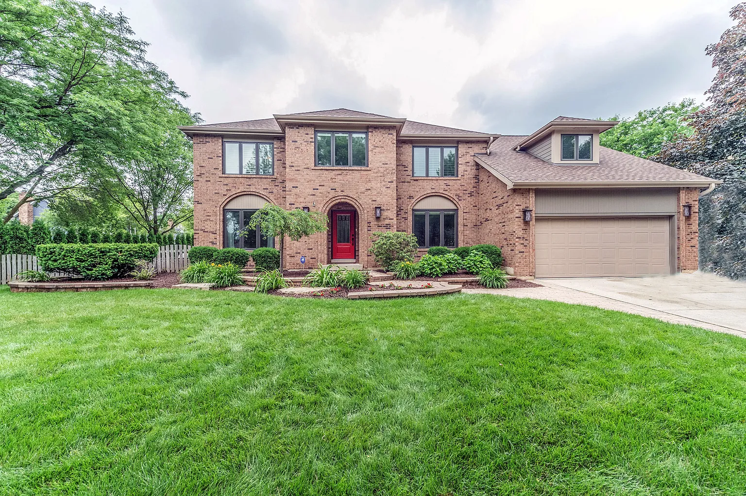 1168 Kenilworth Cir photo 1