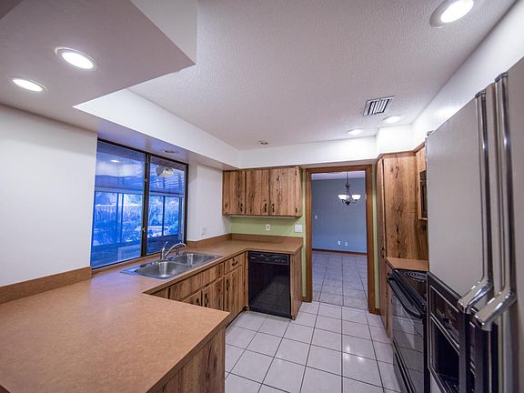 5th image of 15 W Sea Harbor Dr