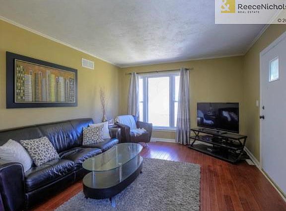 3rd image of 6132 Fontana St