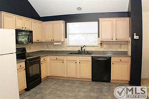 4th image of 520 Ryan St