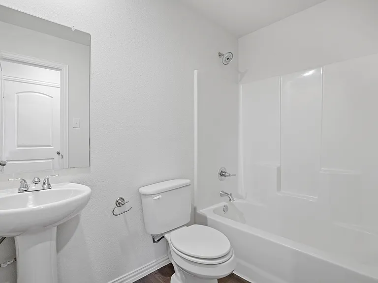 406 E Munson St — Photo 13