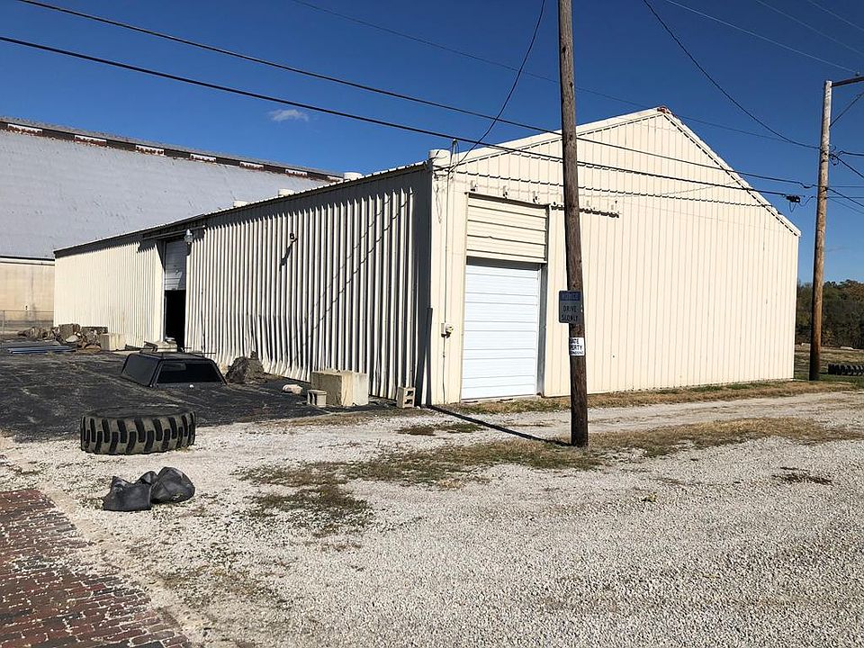 1st image of 444 Van Buren St