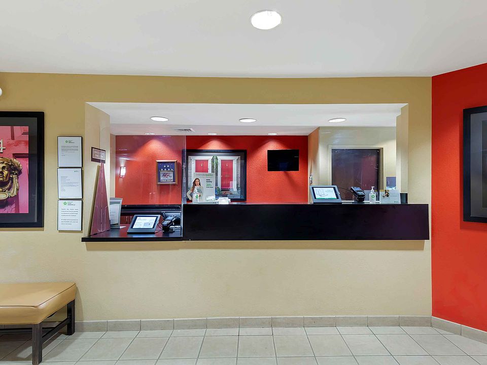 Lobby and Guest Check-in