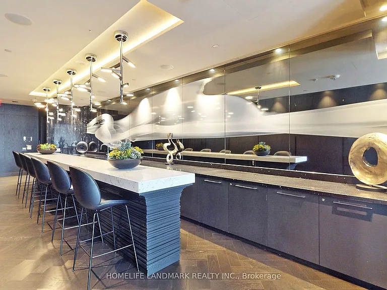 87 Peter St #617 — Photo 41