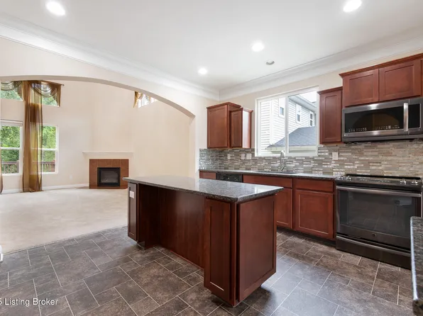 9108 Tamarack Grove Ln, Louisville, KY 40291