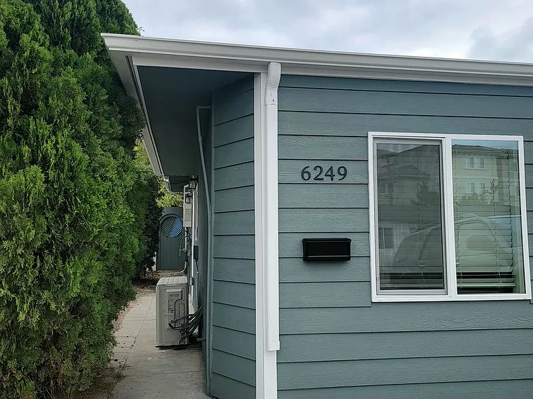 6249-6253 Mary Lane Drive — Photo 4