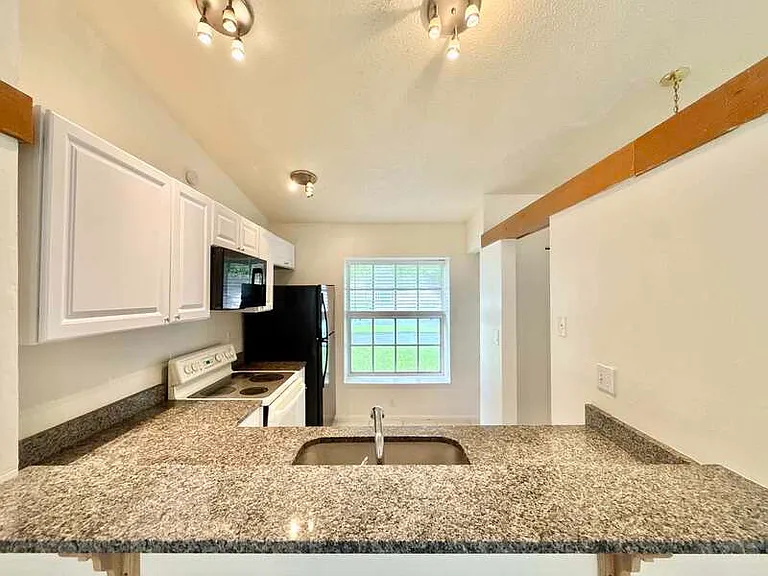 599 Capistrano Ct — Photo 7
