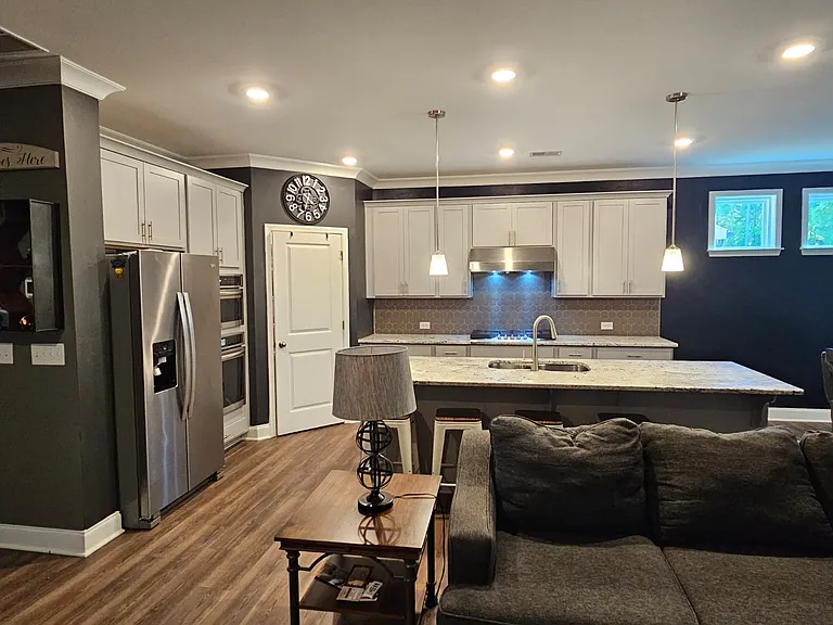 160 Amherst Way — Photo 6