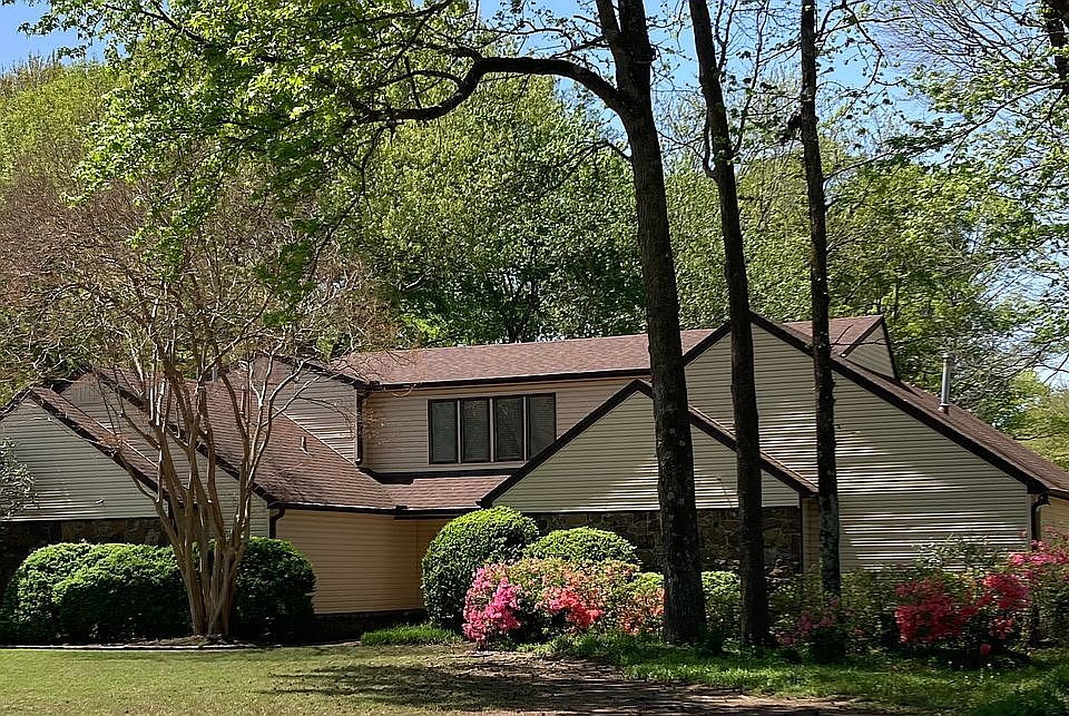 1st image of 2465 Brachton Ave