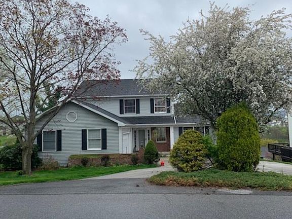 2nd image of 706 Hillsdale Dr