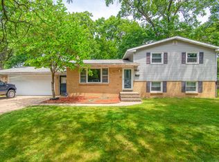 957 42nd St SW, Wyoming, MI 49509