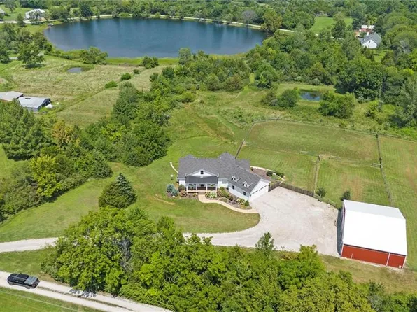 30424 W 271st St, Paola, KS 66071