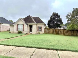 8833 Macon Rd, Cordova, TN 38018
