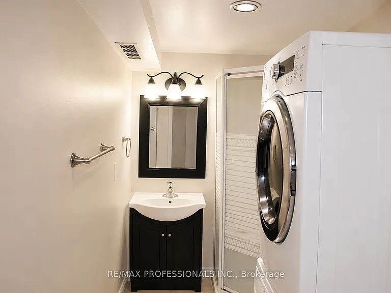 67 Whistler Ct #BASEMENT — Photo 9