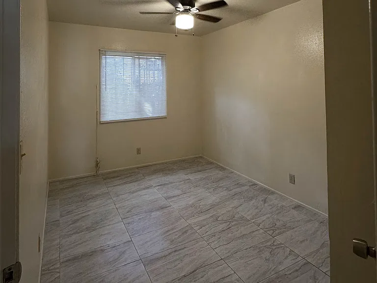 6515 S Victoria Ave #3 — Photo 3