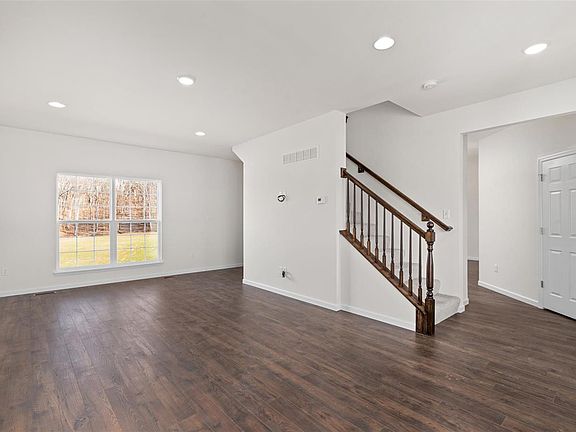 3rd image of 254 Noser Dr