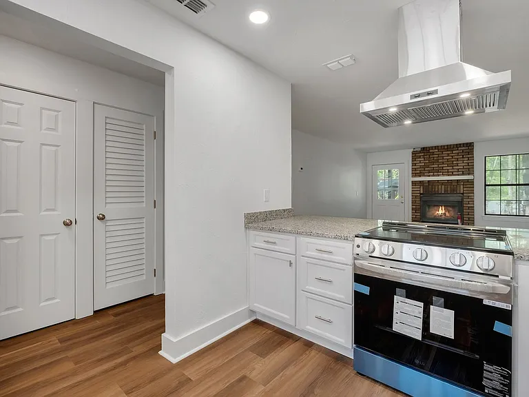 2956 Woodrich Dr — Photo 3