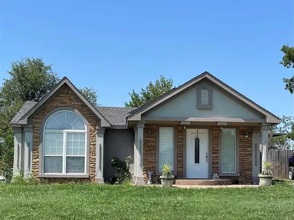 701 3rd St, Elgin, OK 73538