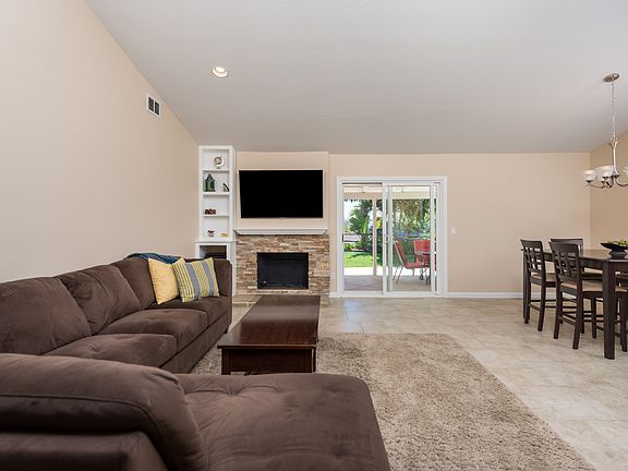4th image of 2102 Camino Dr
