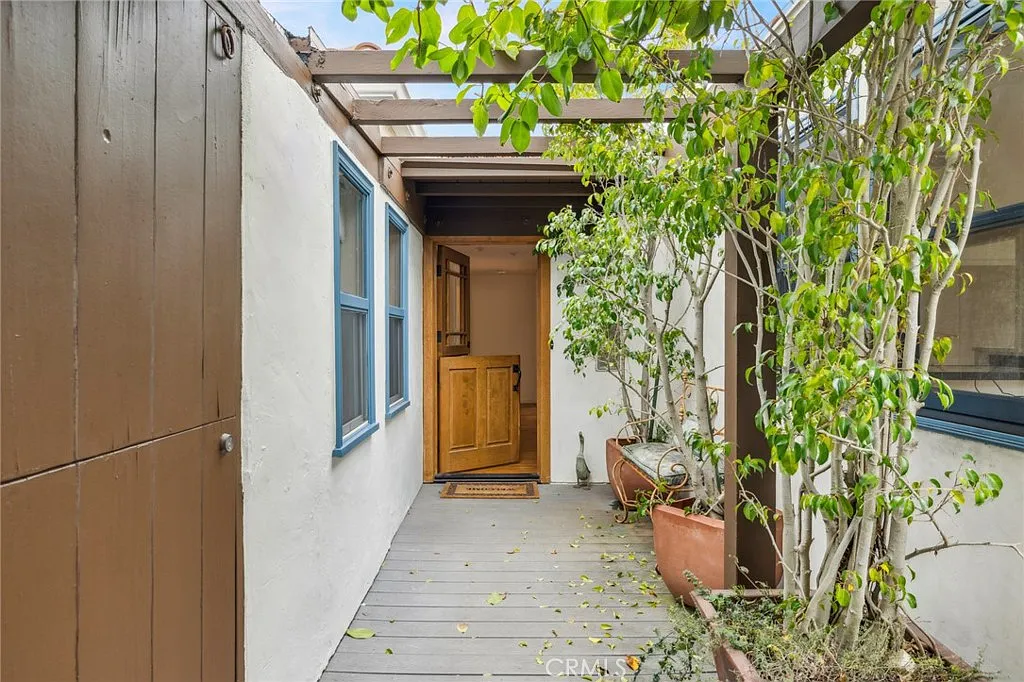 3 bed, 2298 sqft, $12,000 — Photo 3