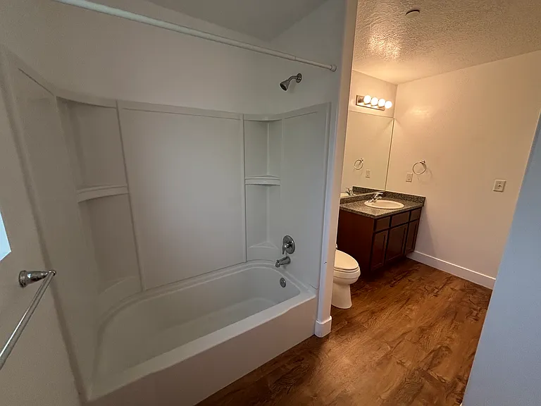 269 E Main St #B — Photo 7