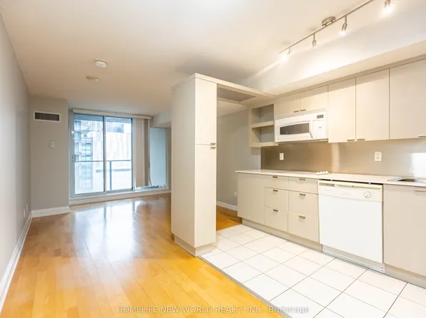 111 Elizabeth St #951, Toronto, ON M5G 1P7