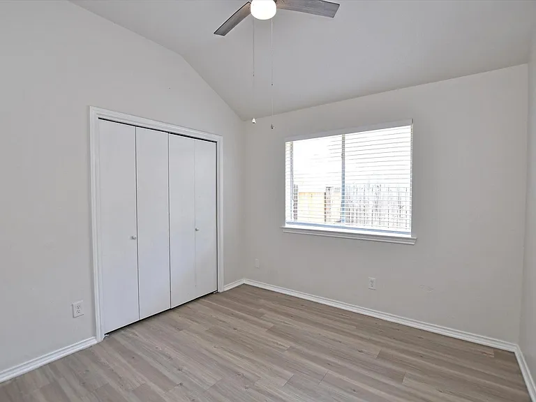 1705 Laurel Ln — Photo 23