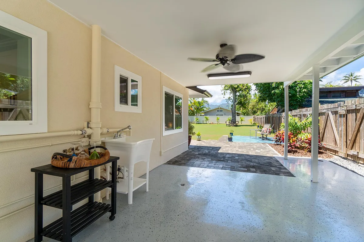 Building Photo - 63 S Kalaheo Ave