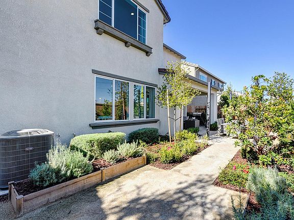 Radiance Plan 2 Model Home Backyard