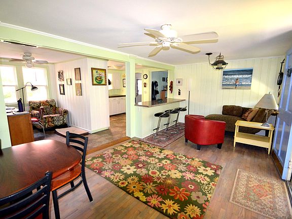 Dining area, sitting area, office, bar,kitchen