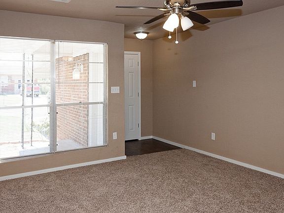 3rd image of 4323 NW Pollard Ave