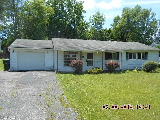 25320 Sandhurst Rd photo 1