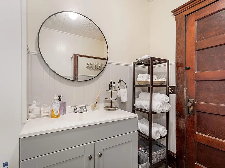 69 N Brown St — Photo 14