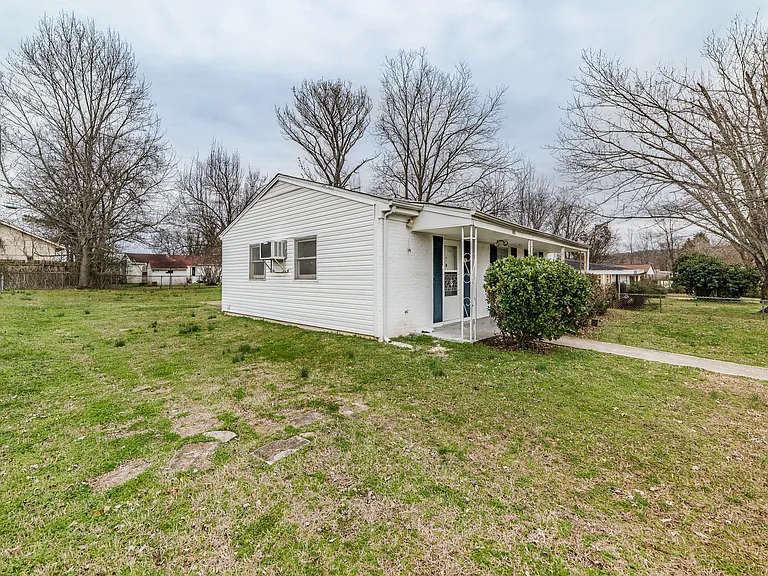 162 Wilkenson Dr NE — Photo 43