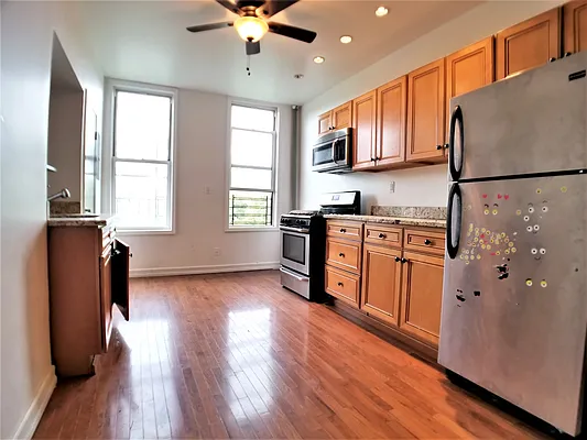 Rented by Rentall Group Inc | media 1