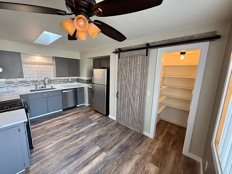 1009 Chestnut St — Photo 8