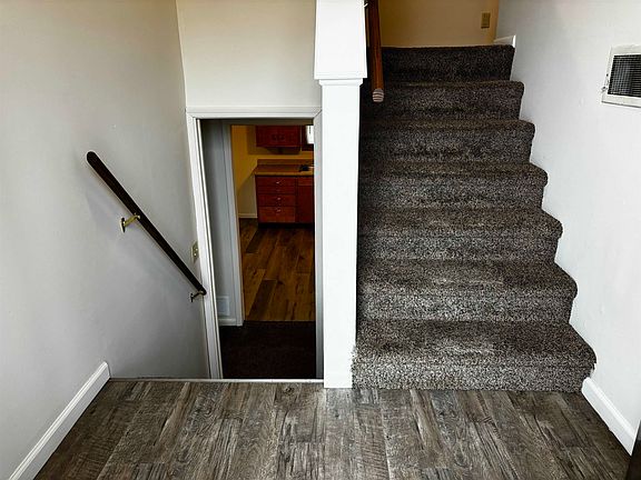 3rd image of 620 S Washington St