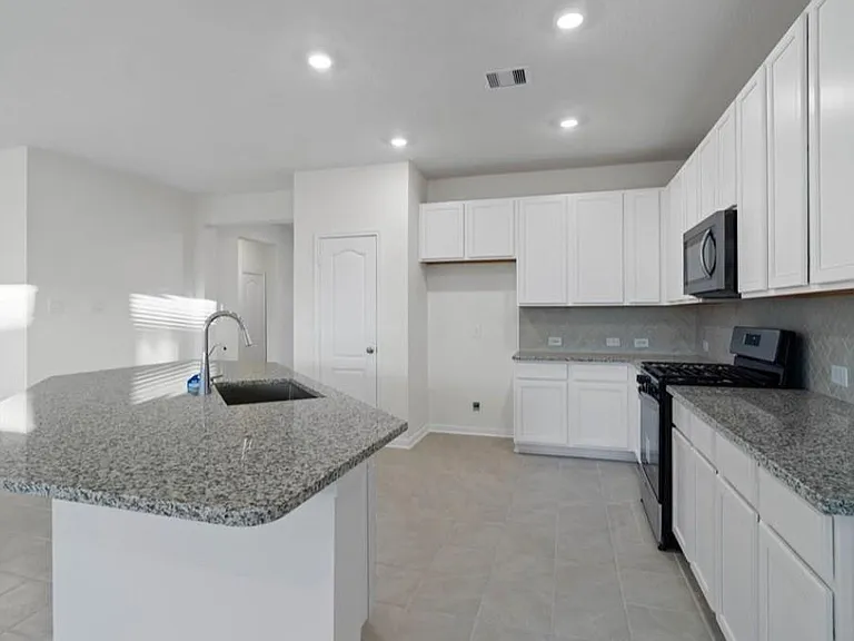 7631 Coral Key Dr — Photo 3