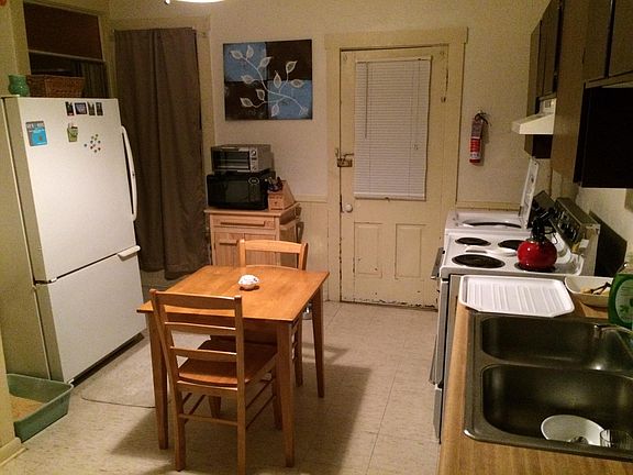 4th image of 157 E Linn St APT 2