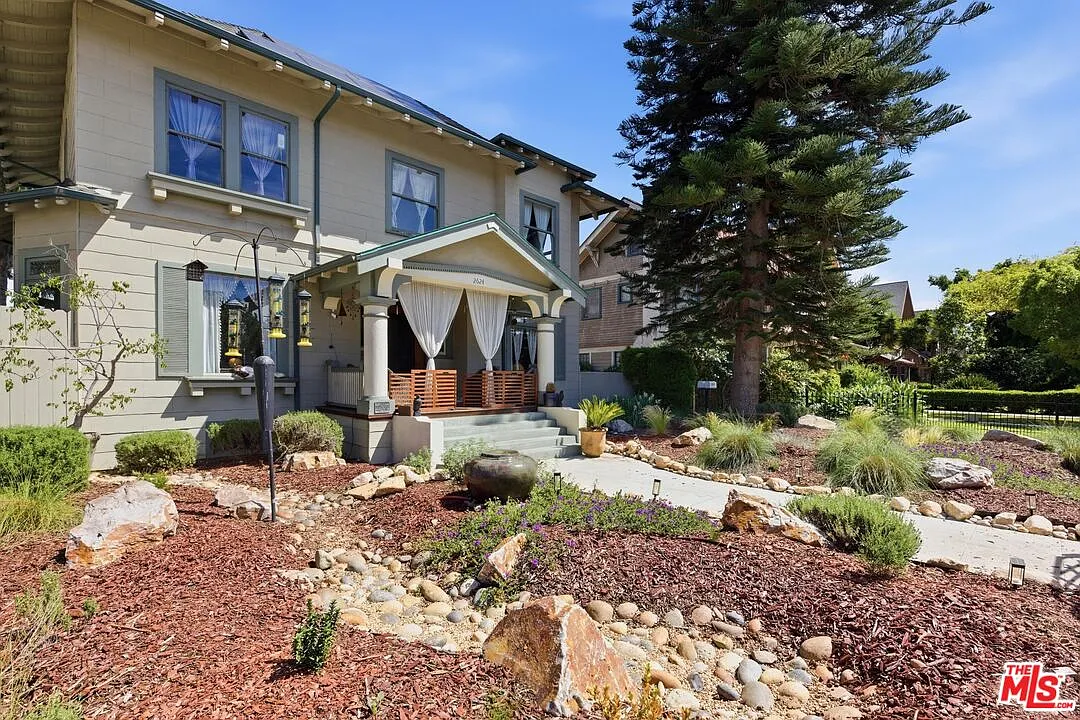 4 bed, 2.0 bath, 2505 sqft, $5,995 — Photo 3