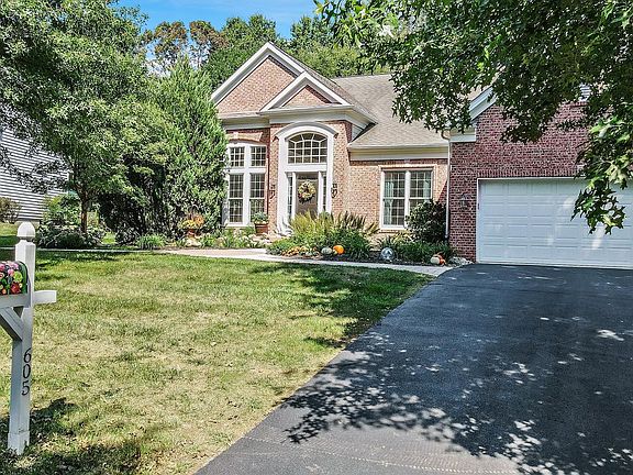 2nd image of 605 Martin Dr