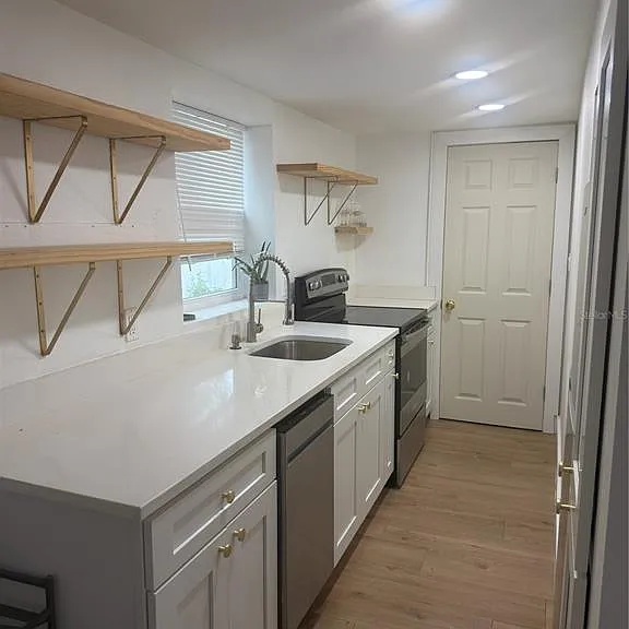 2417 W Gray St — Photo 3