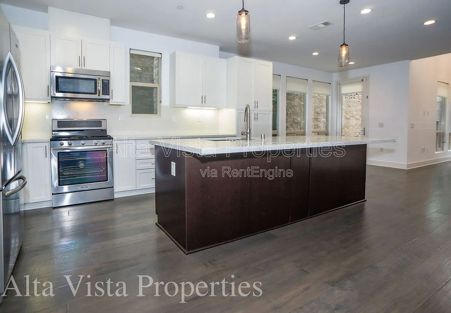 3 bed, 2.5 bath, 1985 sqft, $5,500 — Photo 4