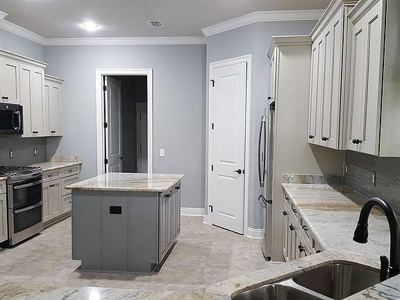 4th image of 356 Fairpoint Dr